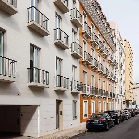 Belmez - 1 Bedroom, Pool And Parking In Arroios Daire