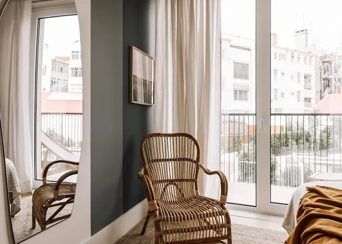 Belmez - 1 Bedroom, Pool And Parking In Arroios Apartment *